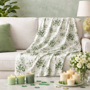 Elegant Green Clover Pattern Fleece Blanket