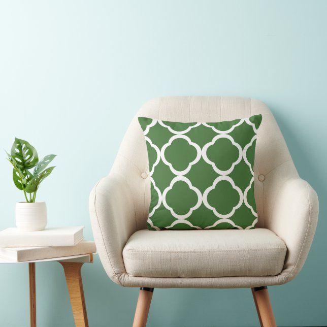 Elegant Green Quatrefoil Pattern Throw Pillow (Chair)