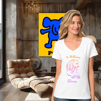 Elegant Lion Line Art – Editable Text and Color T-Shirt