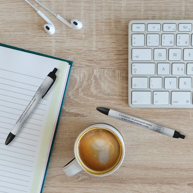 Elegant metallic silver pen (Creator Uploaded)