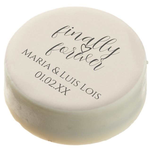 Elegant Modern Couples Name Wedding Script Chocolate Covered Oreo (Angled)
