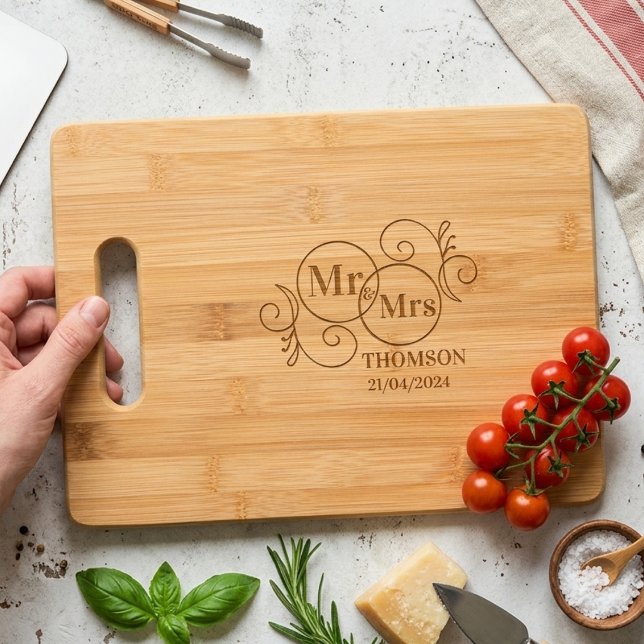Elegant Mr and Mrs Monogram Wedding Engraved Cutting Board (Elegant Mr and Mrs Monogram Wedding Engraved Cutting Board)