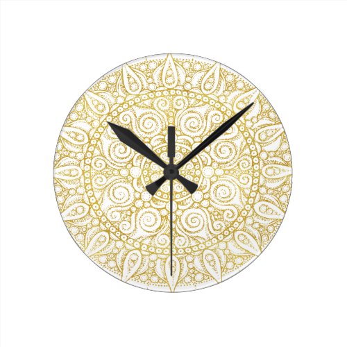 Elegant Oriental Vintage Mandala in classic gold Round Clock
