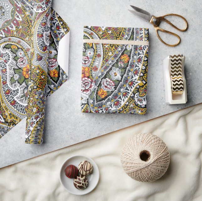 Elegant paisley pattern wrapping paper (Crafts)