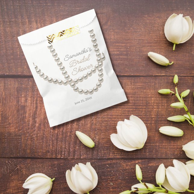 Elegant Pearl Necklace Bridal Shower Favor Bag (Creator Uploaded)