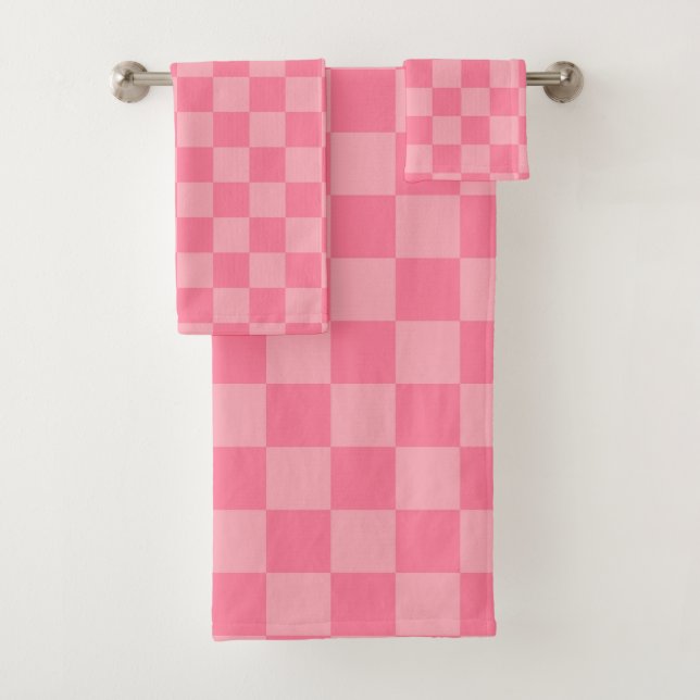 Elegant Pink Checkerboard Bath Towel Set (Insitu)