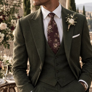 Elegant Plum Heritage Floral Pattern Neck Tie