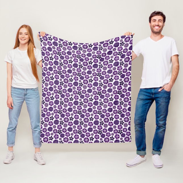 Elegant Purple Floral Pattern Fleece Blanket (In Situ)