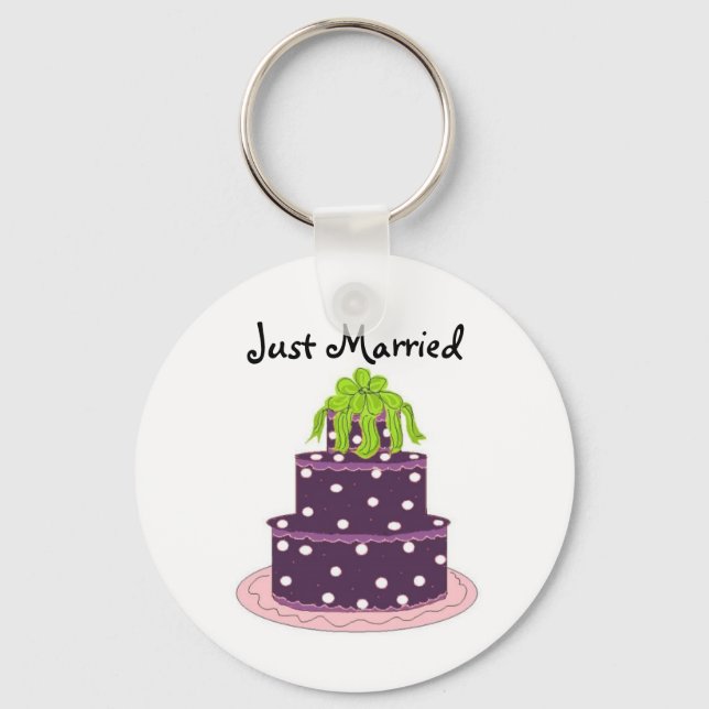 Elegant Purple Wedding Cake - Just Married Keychain (Front)