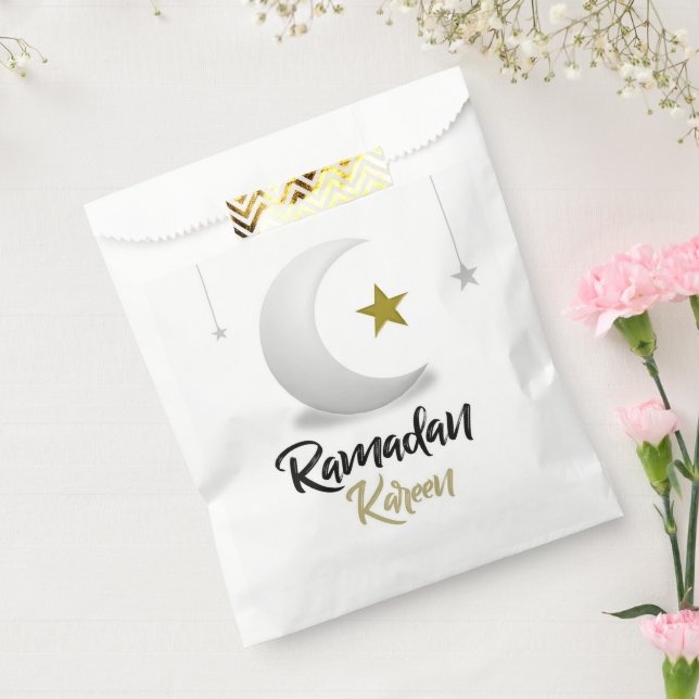 Elegant Ramadan Kareem Crescent Design Islamic Art Favor Bag (Sealed)