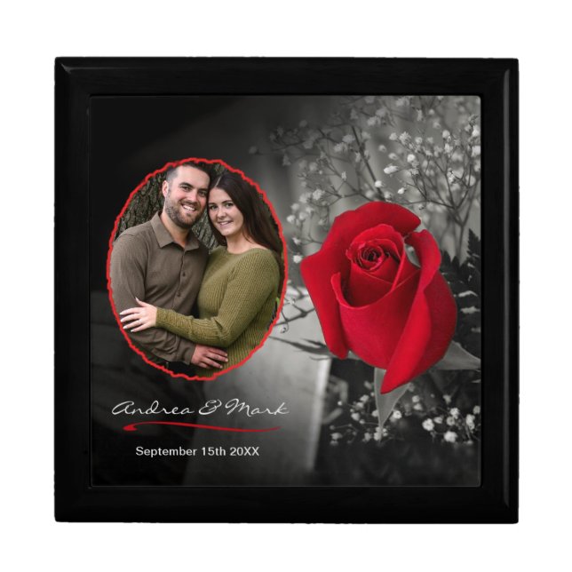 Elegant Red Rose Wedding Portrait Vignette Gift Box (Front)