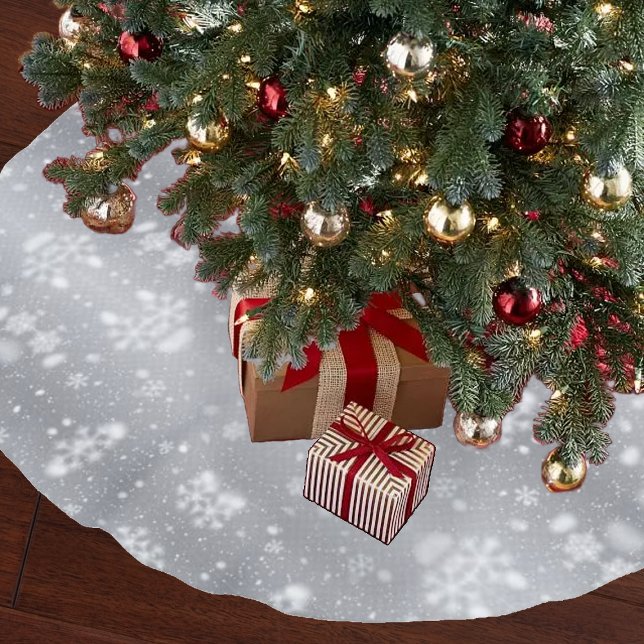 Elegant Silver White Snowflakes Brushed Polyester Tree Skirt (Creator Uploaded)