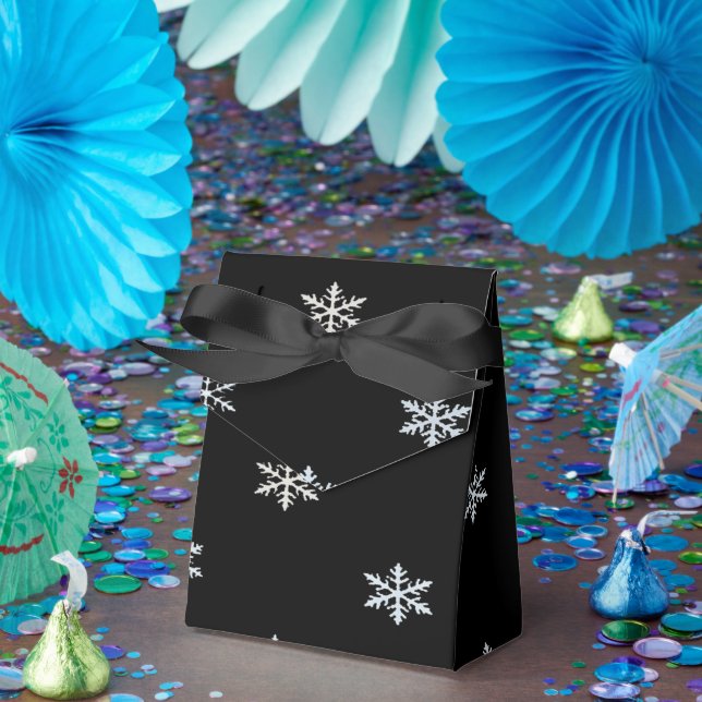 Elegant Snowflake Pattern Ice Winter Design Favor Boxes (Party)