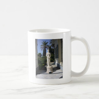 Elegant statue coffee mug