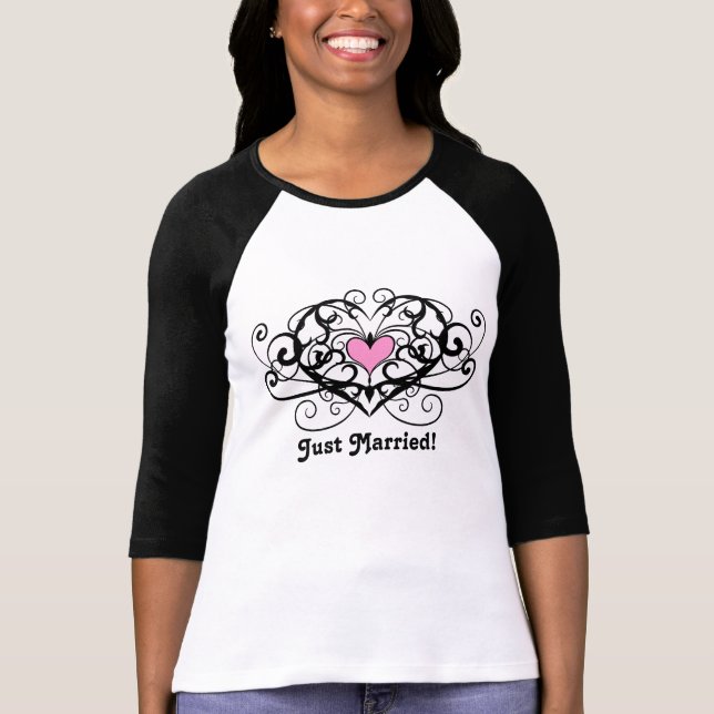 Elegant swirls and hearts just married T-Shirt (Front)