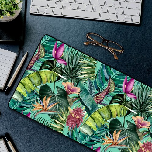 Elegant tropical green leaves floral pattern  desk mat
