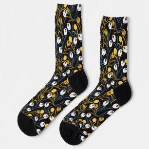 Elegant Tulip Floral Pattern Socks