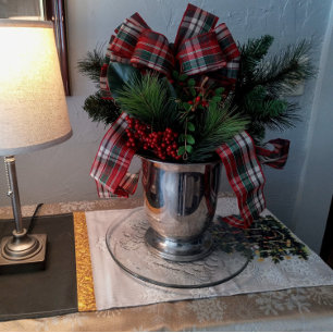 Elegant Vintage Christmas Tree with Snowflakes Short Table Runner