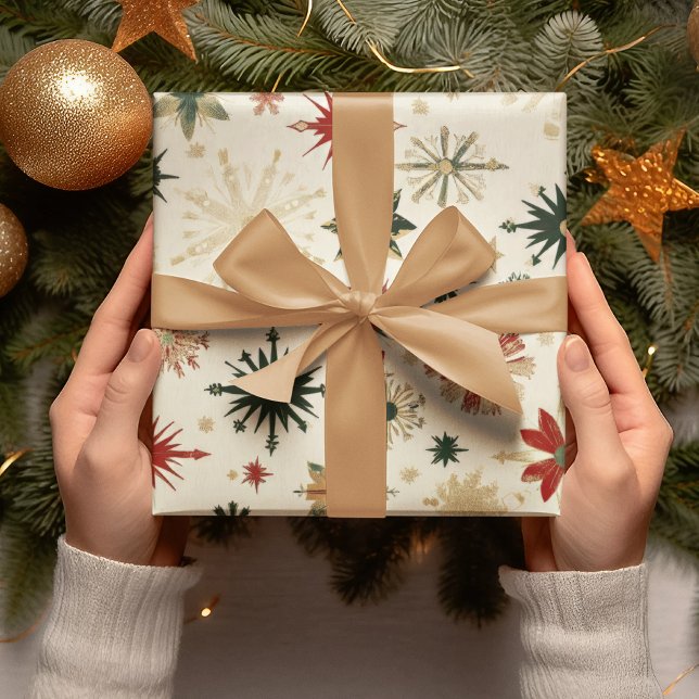 Elegant Vintage Gold Snowflakes pattern Wrapping Paper (Elegant Vintage Gold Snowflakes pattern Wrapping Paper)