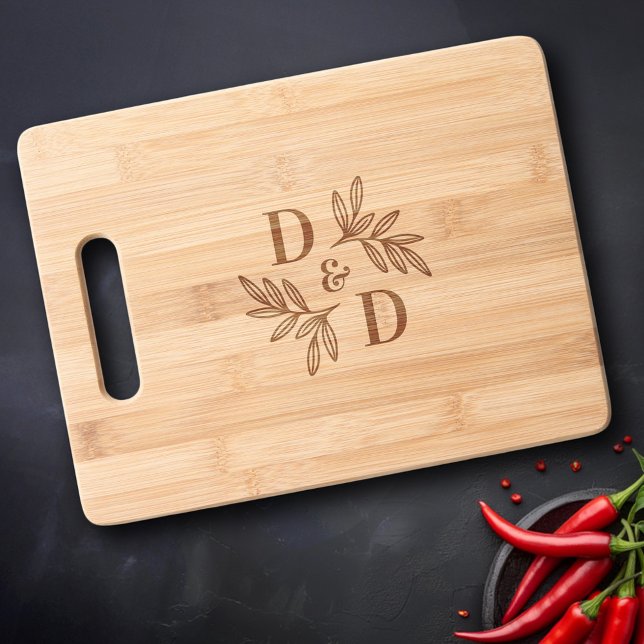 Elegant wedding monogram greenery leaves engraved cutting board (Elegant wedding monogram greenery leaves cutting board)