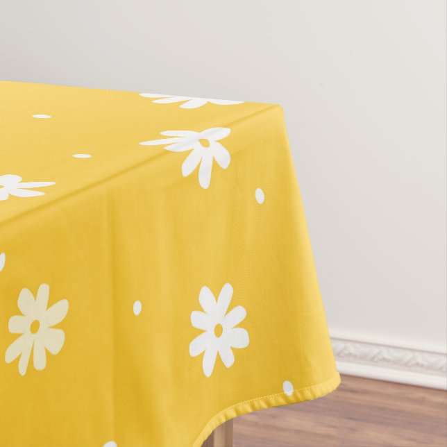 Elegant White Daisy Flower Sunny Yellow Brunch Tablecloth (In Situ)