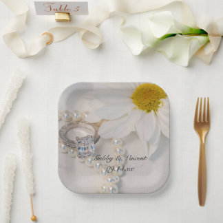 Elegant White Daisy Wedding Paper Plates