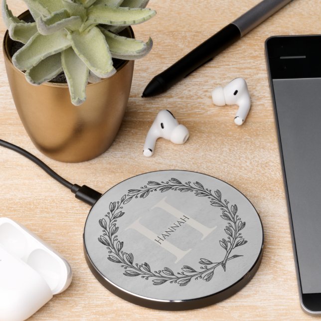 Elegant Wreath Monogram | Gray Wireless Charger (Desk 2)