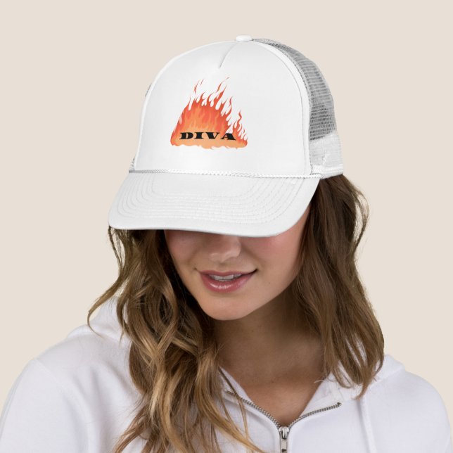 elegent  trucker hat (In Situ)