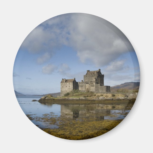 Eliean Donan Castle, Scotland Magnet (Front)