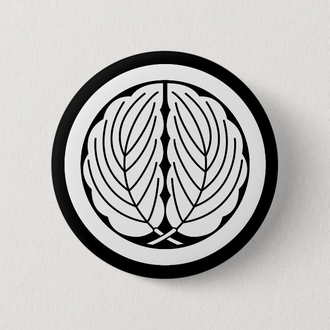 Embracing oak leaves in circle button (Front)