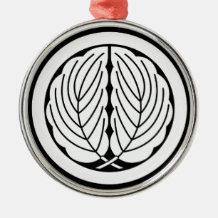 Embracing oak leaves in circle metal ornament