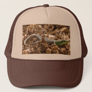 Emerald lizard Salamander in the earth Trucker Hat