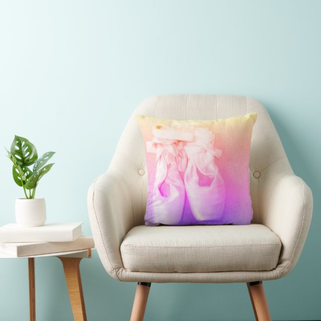 En Pointe Pillow (Chair)