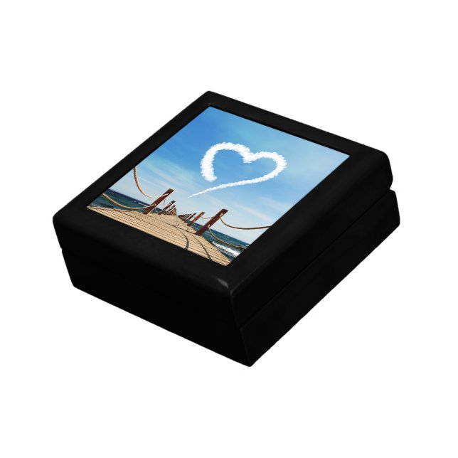 Endless Path Heart-Shaped Cloud Gift Box (Side)