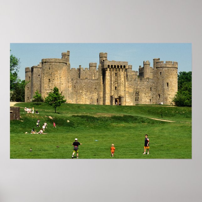 England, Sussex, Bodiam Castle. 2 Poster (Front)