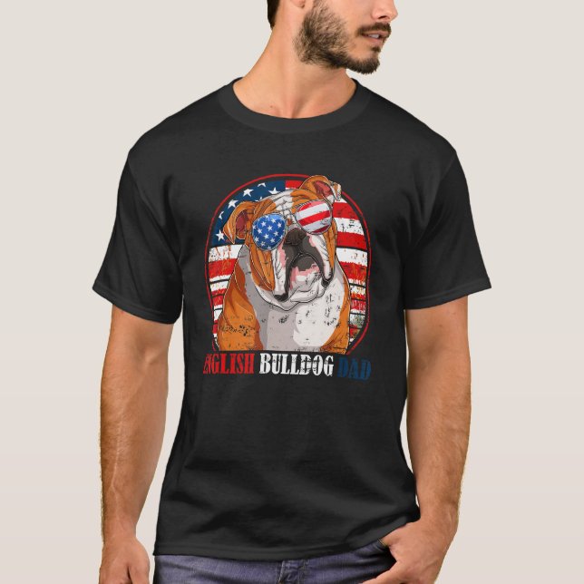 English Bulldog Dad Retro American Flag Patriotic  T-Shirt (Front)