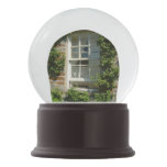 English Cottage I Snow Globe