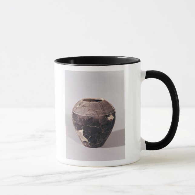 Engobe vase decorated with undulating lines mug (Right)