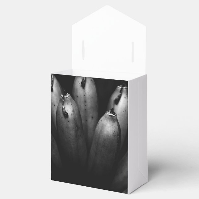 entertaining bunch favor boxes (Opened)