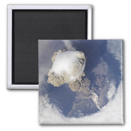 Eruption of Sarychev volcano Magnet