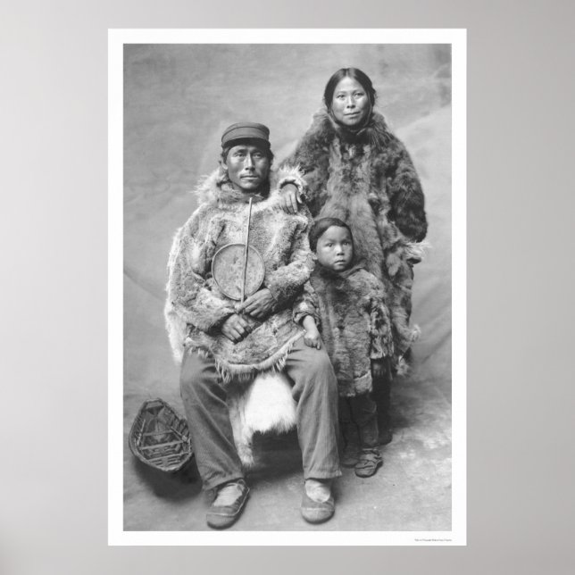 Eskimo Family Portrait 1921 Poster (Front)