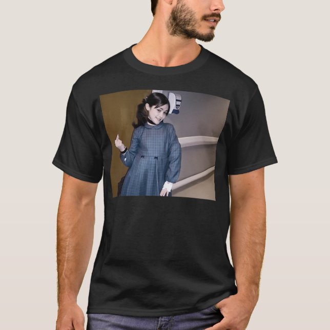 Esther The Girlboss - Orphan (2009) T-Shirt (Front)