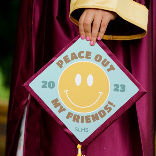 Esthetic Peace Out Friends Vintage 2023 Graduation Cap Topper