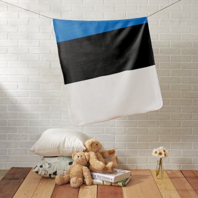 Estonia flag baby blanket (In Situ)