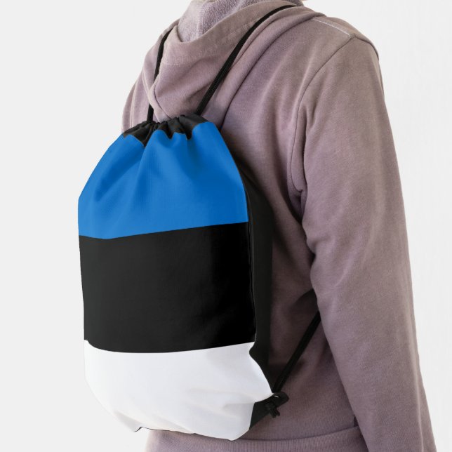 Estonia flag drawstring bag (Insitu)