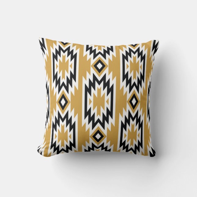 Ethnic boho: vintage geometric pattern. throw pillow (Front)