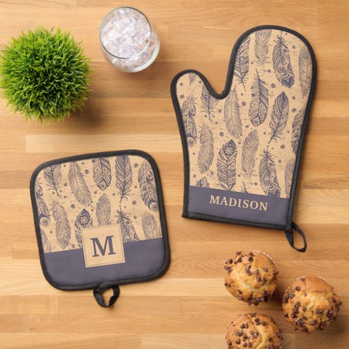 Ethnic Feather Outline Pattern Oven Mitt  Pot Holder Set