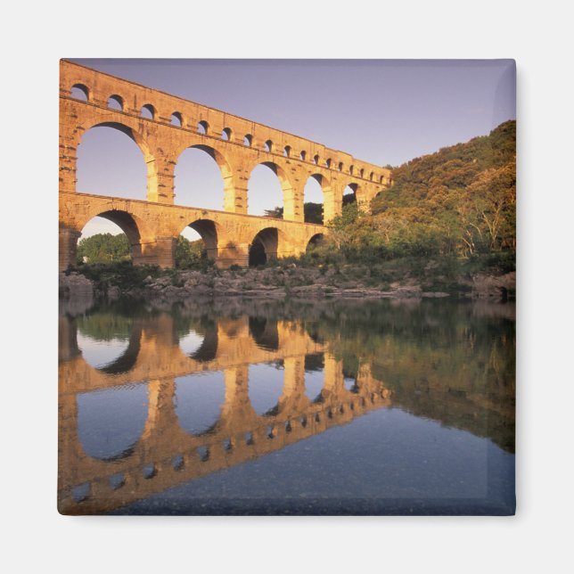 EU, France, Provence, Gard, Pont du Gard. 2 Magnet (Front)