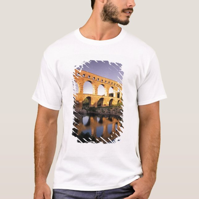 EU, France, Provence, Gard, Pont du Gard. T-Shirt (Front)
