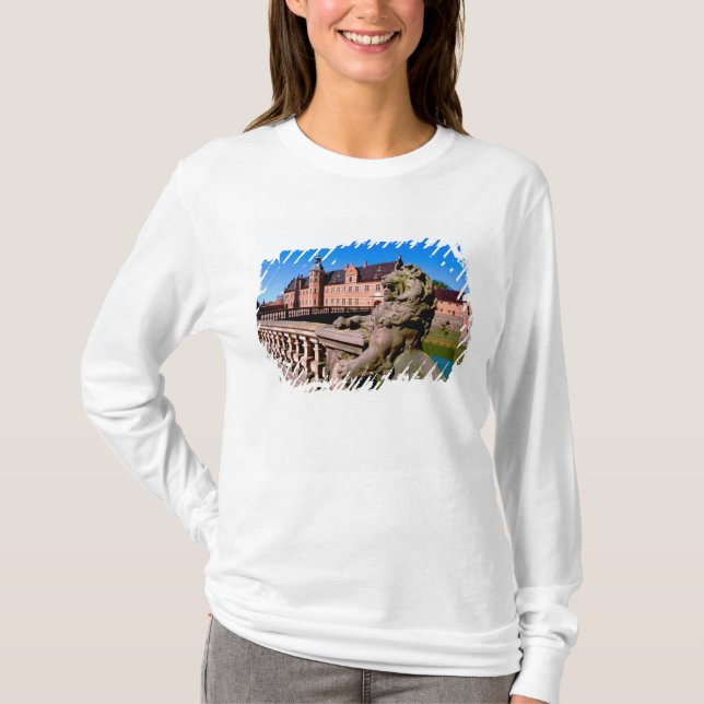 Europe, Denmark, Copenhagen aka Kobenhaven), T-Shirt (Front)